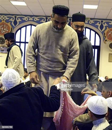 48 Luton Mosque Photos & High Res Pictures - Getty Images