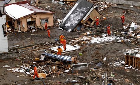 As hope fades for finding tsunami survivors, Japan battles to keep ...