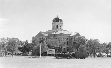 Floyd County Courthouses, Texas history, county seats, vintage & new photos.