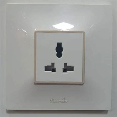 16 A White Fybros 3 Pin Switch Socket at Rs 30/piece in Madurai | ID ...