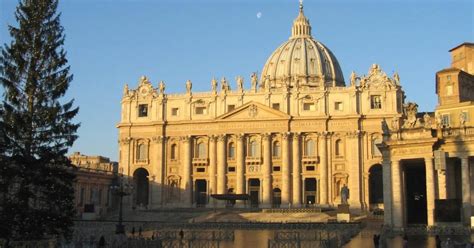 Guided Walking Tour: St. Peter's Basilica & Dome | GetYourGuide