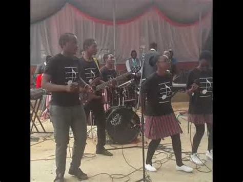 Pamushana High School Band (2017) performing Chiname by Jah Prayzah. - YouTube