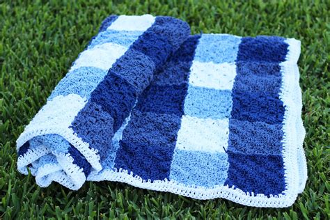 Crochet Gingham Picnic Blanket • Sewrella