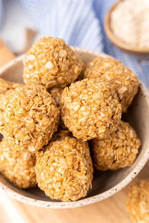 3 Ingredient Peanut Butter Oatmeal Balls | Everyday Family Cooking