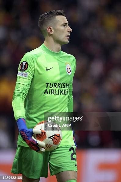 ISTANBUL - Galatasaray SK goalkeeper Inaki Pena during the UEFA... News ...