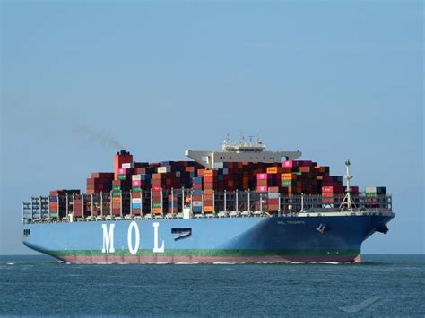 MOL TRIUMPH, Container Ship - Details and current position - IMO 9769271 MMSI 538007360 ...