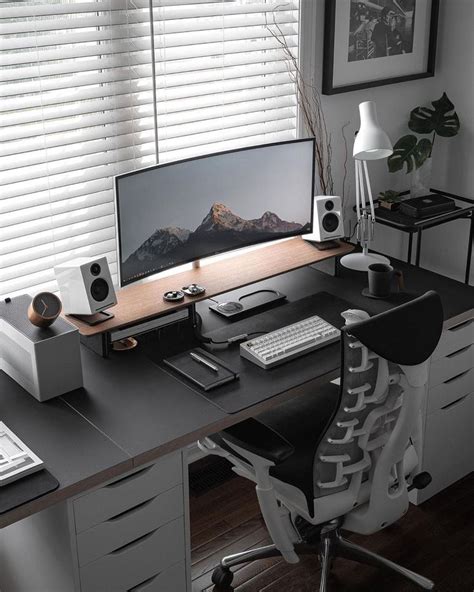 Mekunotech - Minimal Desk Setups | Room setup, Home office setup ...