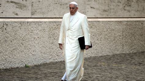 What Pope Francis' AI puffer coat says about the future of fashion | CNN