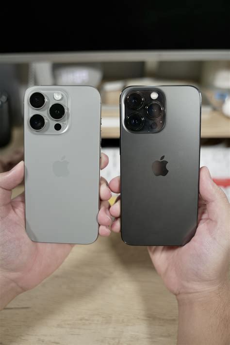 Natural Titanium vs Graphite : r/iPhone15Pro