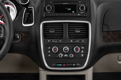 2015 Dodge Grand Caravan Pictures: Dashboard | U.S. News