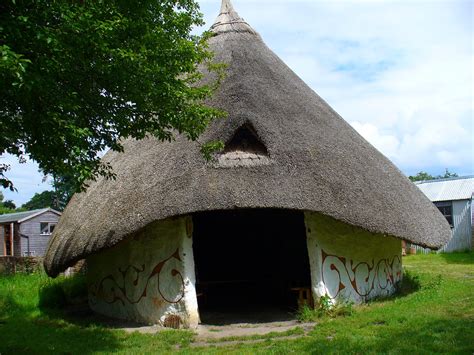 Celtic thatch | Round house, Natural building, Iron age