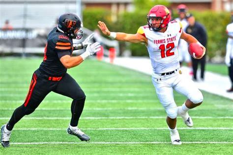 No. 1 Ferris State football racks up 458 yards of total offense in rout ...