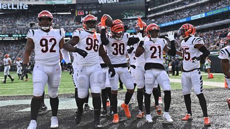 Bengals defense allowed the most points and yards in 2021 to the New ...