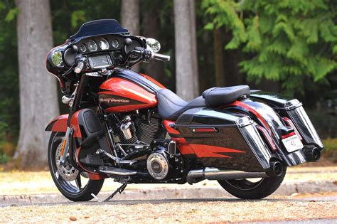 Gebrauchte Harley-Davidson CVO Street Glide FLHXSE Motorräder kaufen