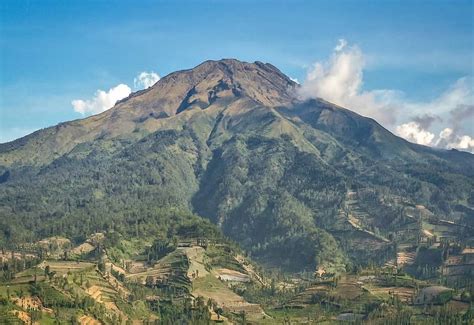 Merinding! Gunung Sumbing Gunung Termistis Kedua Setelah Gunung Slamet ...