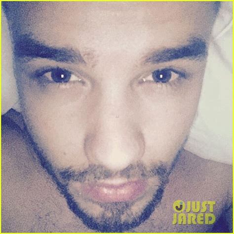 Liam Payne's Shirtless Selfie Puts His Rock Hard Abs on Display!: Photo ...