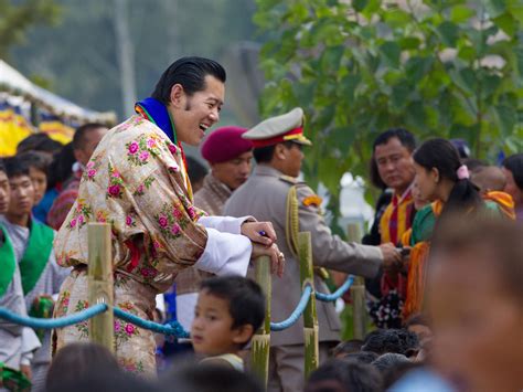 Royal wedding in Bhutan - Photo 1 - Pictures - CBS News