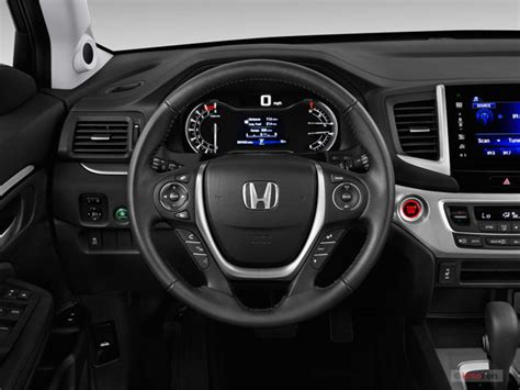 2017 Honda Pilot: 132 Interior Photos | U.S. News