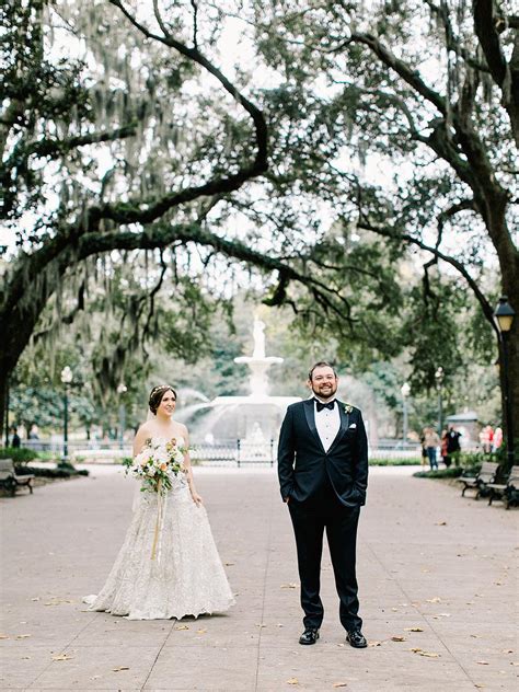 Historic Savannah Wedding With a Perfect Touch of Pink