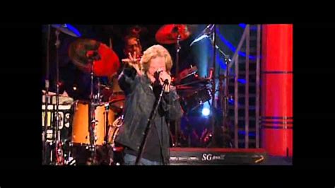 Hall & Oates - Live In Concert - 01 - Maneater (HQ).mp4 - YouTube