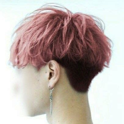 Yuji Itadori / jjk / Jujutsu Kaisen / aesthetic | Pink hair dye, Long hair styles men, Pink hair guy