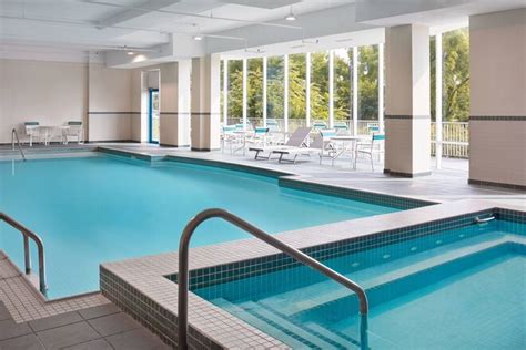 Hotels with Indoor Pool | Niagara Falls Marriott Fallsview Hotel & Spa