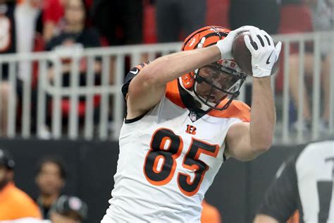 Tyler Eifert injury: Bengals TE’s 2018 season is over with broken ankle - SBNation.com