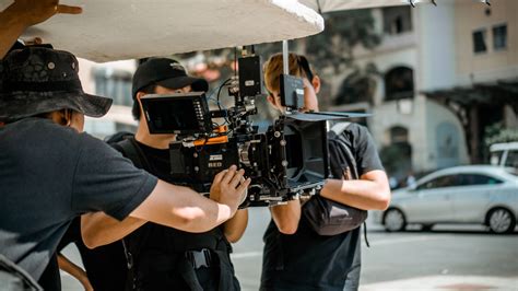 7 Vital Tips for Hiring a Camera Crew in 2021 (A Guide)