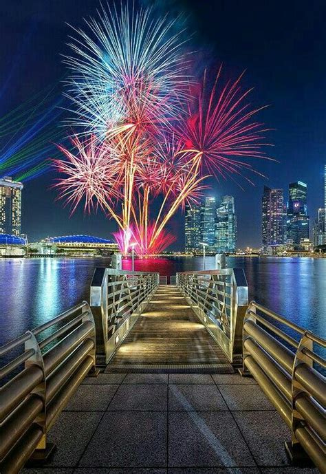 Pin by [ N ] on fireworks • 花火 | Fireworks, Fireworks display, Night skies