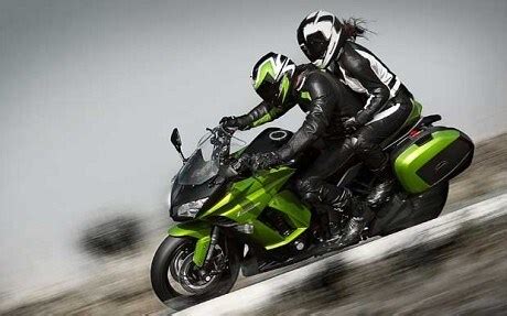 Kawasaki Z1000SX review