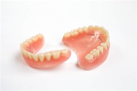 Astoria Dentist Explains How Complete Dentures Offer A Full Smile | Astoria, NY