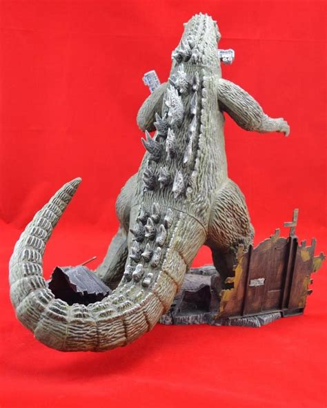 Godzilla 1954 1/144 Scale 16 Tall Model Kit by Polar Lights Godzilla 1954 1/144 Scale 16 Tall ...