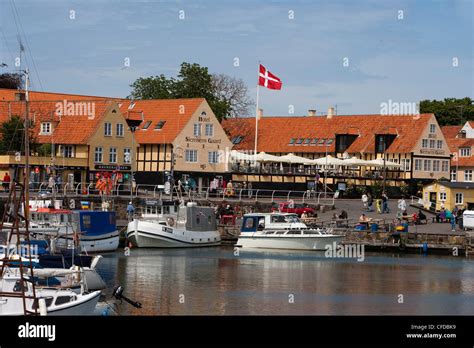 Hafen und Hotel Siemsens Gaard, Svaneke, Bornholm, Dänemark Stockfotografie - Alamy