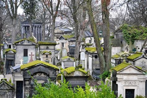 Pere Lachaise Cemetery Mystery Tour: Triphobo