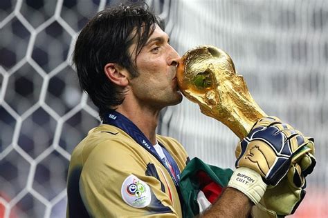 Buffon vẫn mơ được thi đấu tại World Cup 2022