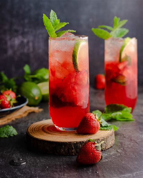 Strawberry Vodka Mojito Cocktail - Bakes by Chichi