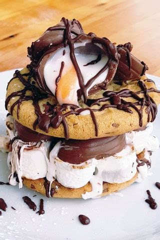 Creme Egg brownies and other amazing Creme Egg recipes for Easter | Glamour UK