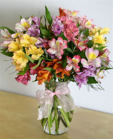 Peruvian Lily Bouquet - Mixed in Farmington, MN | Buds & Bytes