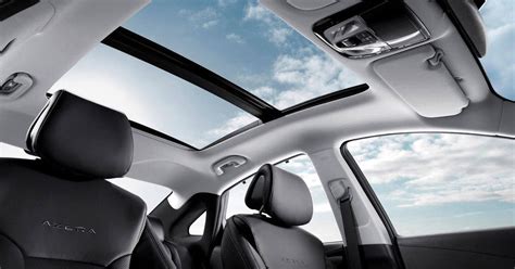 Hyundai Creates World's First Panoramic Sunroof Airbag | Carscoops | Hyundai azera, Panoramic, Azera