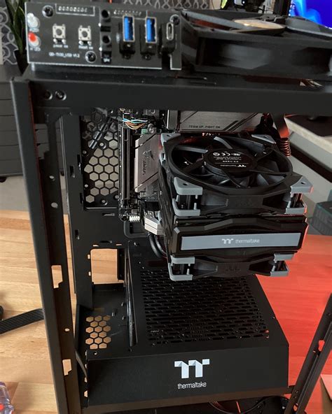 Thermaltake Tower 100 ITX Case Review - PC Perspective