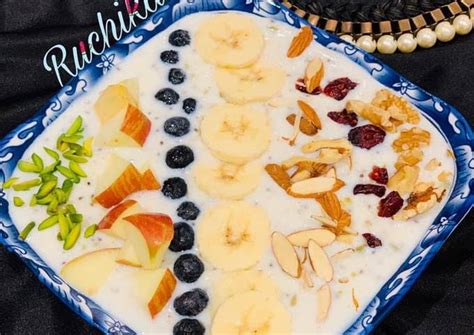 Oats porridge with fruits nuts Recipe by Ruchika Anand - Cookpad