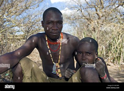 Hadza tribe hi-res stock photography and images - Alamy