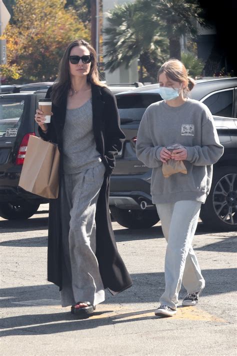 Angelina Jolie & Daughter Vivienne Go Grocery Shopping In Casual Looks ...