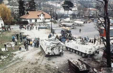 The Brutality of the Bosnian War Reflected in These Heartbreaking ...