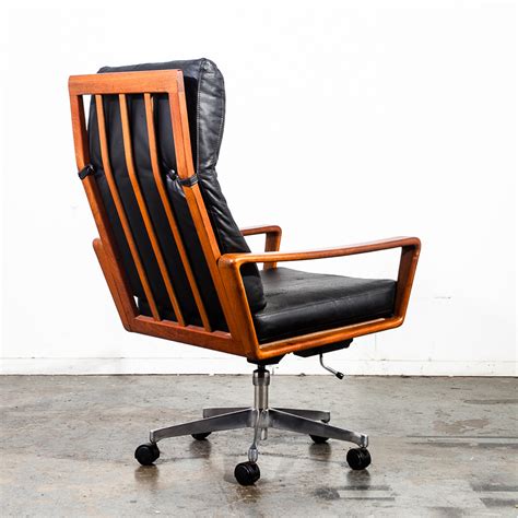 Danish Executive Office Chair By Komfort - Vintage Mid-Century Furniture - Touch of Modern