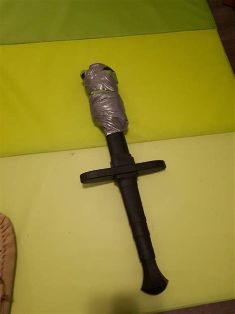 I made an indoor longsword trainer. : r/wma