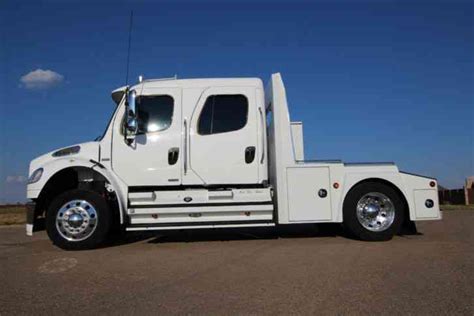 Freightliner M2 Crew Cab Hauler (2007) : Medium Trucks