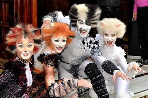 'Cats' Movie: 'Les Miserables' Team Reunites for Andrew Lloyd Webber Adaptation - Newsweek