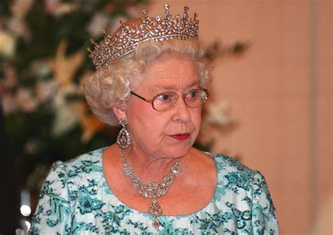 The Nizam of Hyderabad Necklace | Queen Elizabeth II's Necklaces ...