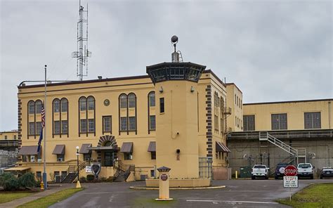 Oregon Prison Inmates Were Evacuated From Wildfires Onto the Home Turf of Their Former Gang ...